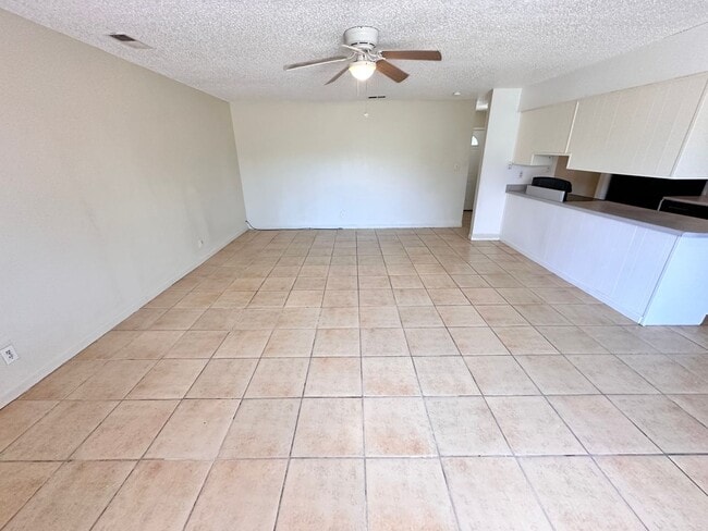 Building Photo - Move in Special Beautiful 3 Bedroom 2 Bath...