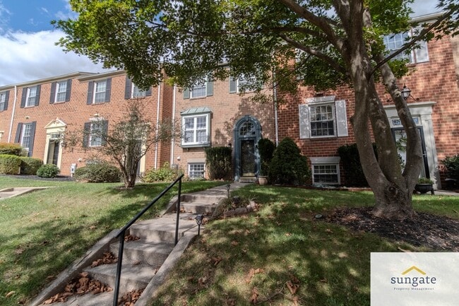 Photo - 12 Daria Ct Townhome