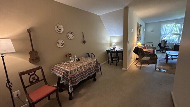 Foto del edificio - Fully Furnished 2BR/2BA Condo in Old Orcha...