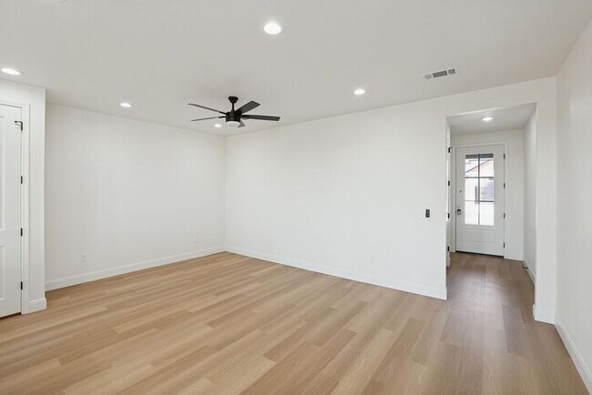 Foto del edificio - 19101 Sierra Madre Dr