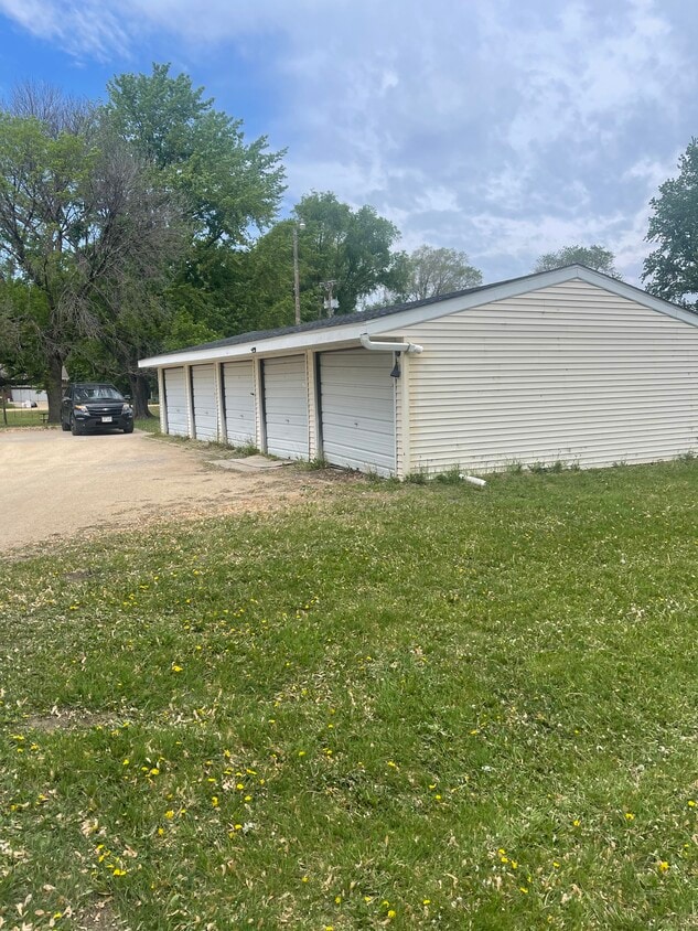 Building Photo - 19065 Lena Ave