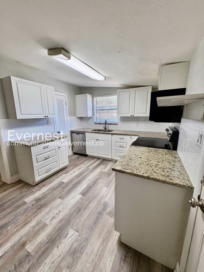 Foto del edificio - 10115 N Ashley St