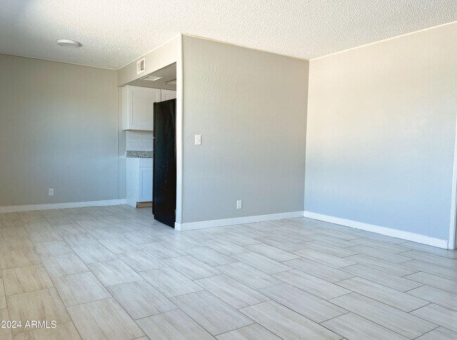 Foto del edificio - 6413 E Avalon St