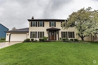 Building Photo - 17016 Greenwood Dr