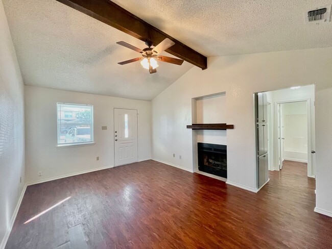 Building Photo - 4104 Shawn Dr