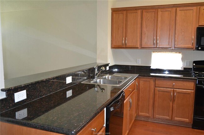 Foto del edificio - 217 Fieldstone Pl