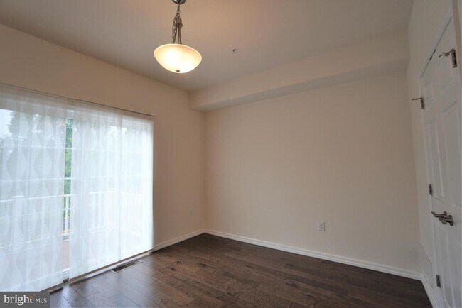 Building Photo - 1069 Chapman Cir