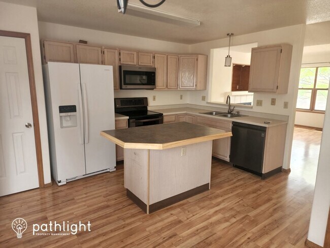 Building Photo - 5876 Bow River Drive