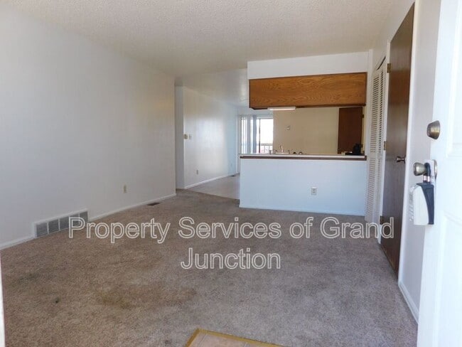 Photo - 1102 E Carolina Ave Apartment