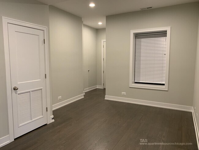 Foto del edificio - 849 W Lill Ave