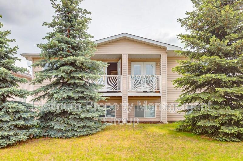 249 Centre St, Strathmore, AB T1P 1L1 House for Rent in Strathmore