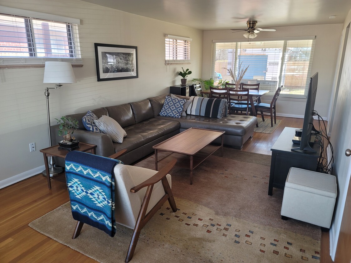 Foto principal - 978 Kenton St