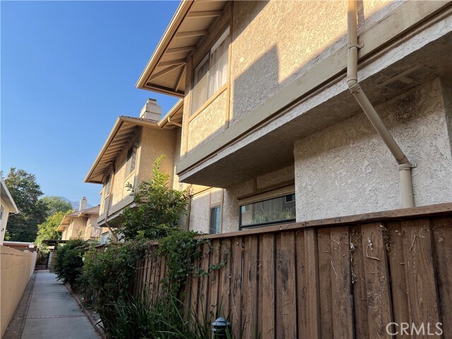 Foto del edificio - 735 Arcadia Ave