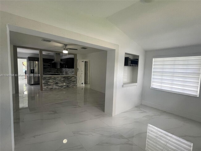 Foto del edificio - 3151 NW 4th Pl