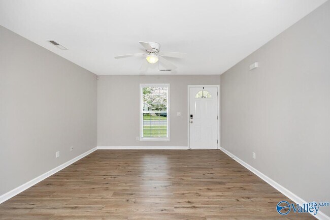 Foto del edificio - 800 Linwood Dr NW