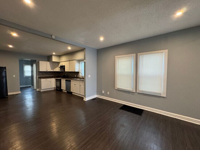 Foto del edificio - Fountain Square 3 Bed 1.5 Bath