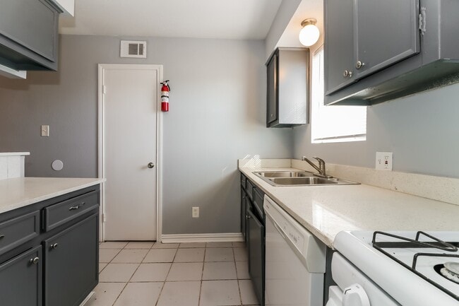 Building Photo - 3115 Falk Ct