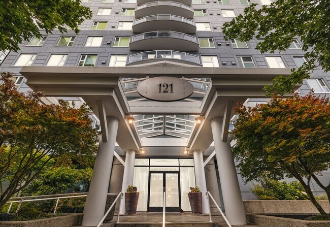 Building Photo - 121 Vine St