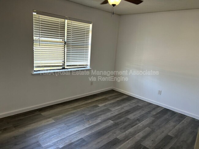 Foto del edificio - 1856 High Falls Rd