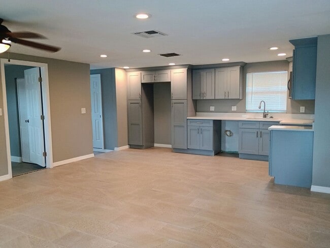 Building Photo - 6737 Udell Ln