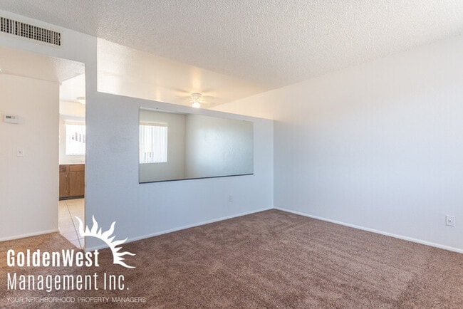 Building Photo - 3Bdm 2Ba Glendale Home with Private Backyard and Covered Carport