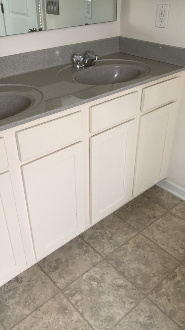 Foto del edificio - 11114 Pond Valley Ct