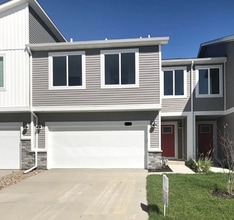 Building Photo - 869 NE Traverse Dr