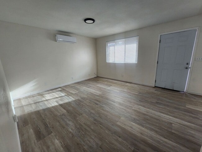 Building Photo - Alamo Apartments 6341