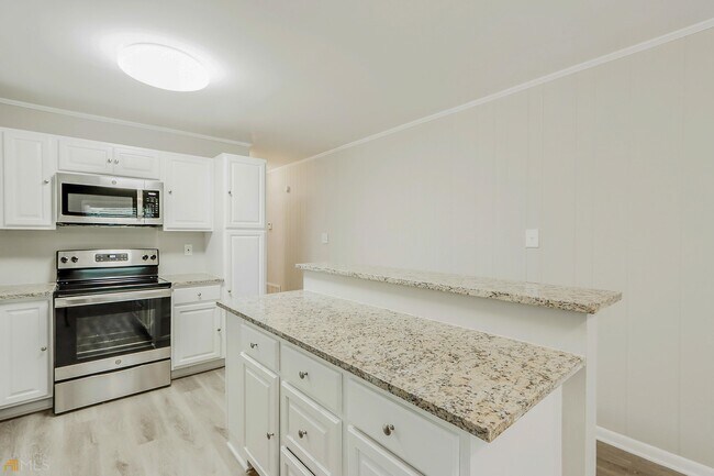 Building Photo - 225 Tamea Trail