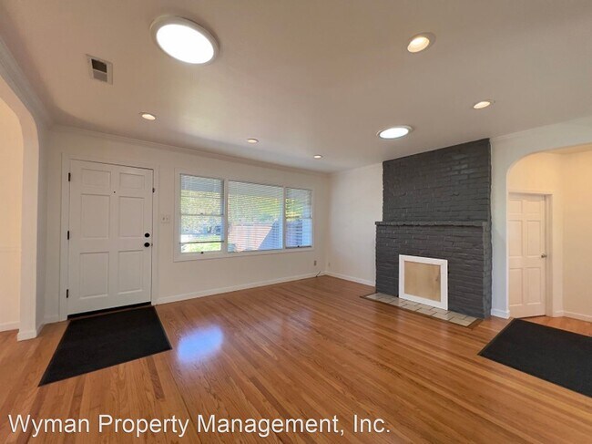 Building Photo - 2 br, 1 bath House - 2795 Laurel Street
