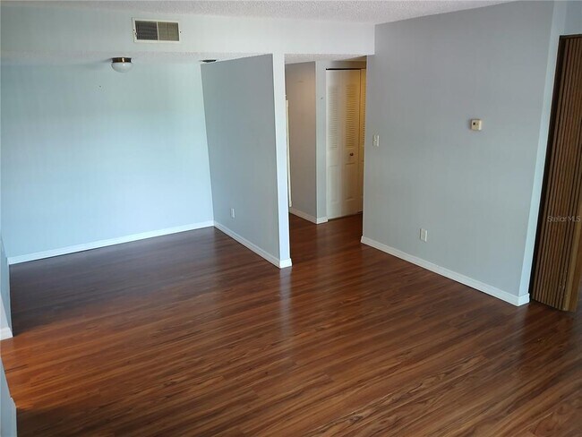 Foto del edificio - 2579 Countryside Blvd