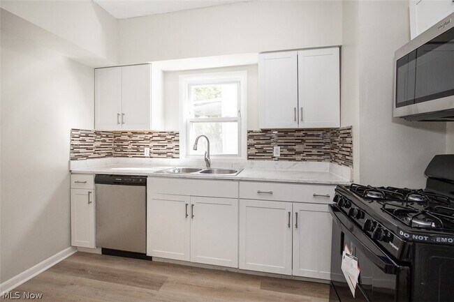 Foto del edificio - 13621 Cranwood Dr