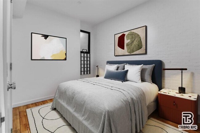 Building Photo - 3 bedroom in NEW YORK NY 10128