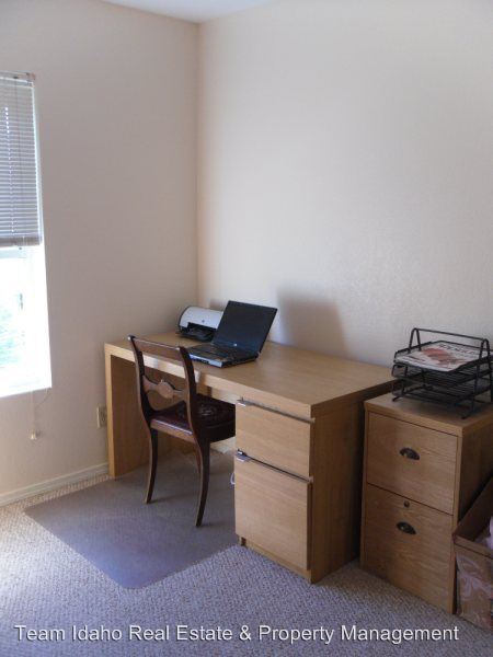 Building Photo - 3 br, 2 bath Apartment - 131 Baker St. #201