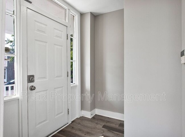 Building Photo - 501 N 28th St