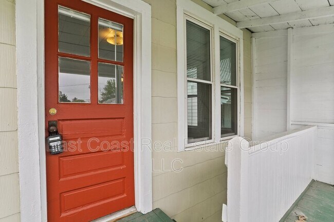 Foto del edificio - 218 W Wilson Blvd