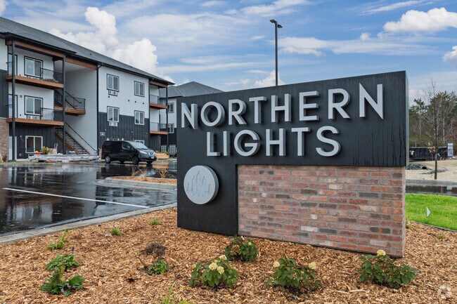 Letrero de bienvenida - Northern Lights Apartments