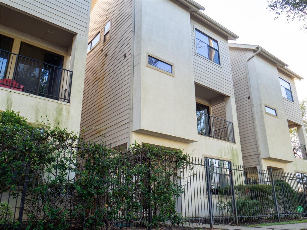 Foto principal - 2704 Dallas St