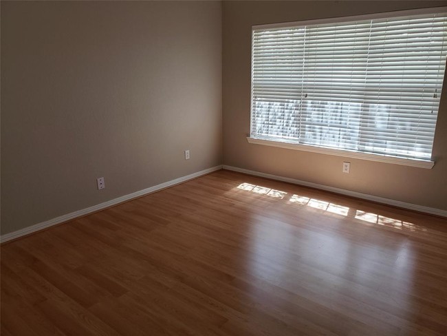 Building Photo - 17310 Canyon Knoll Dr