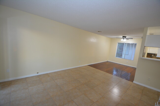Building Photo - 11150 Glenoaks Blvd