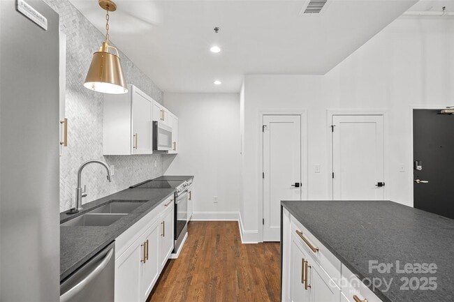 Building Photo - 310 Arlington Ave