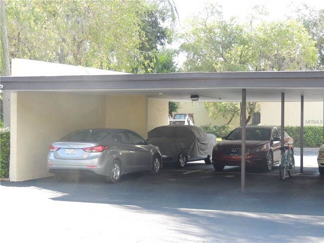 Foto del edificio - 321 Timberlake Dr