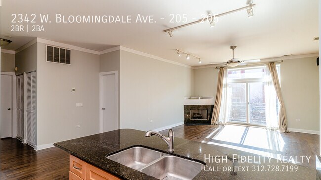 Foto del edificio - 2342 W Bloomingdale Ave