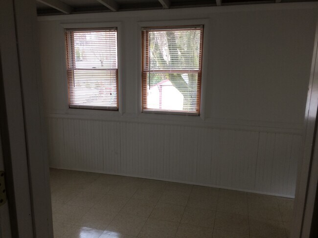 Foto del edificio - 47 Conger Ave