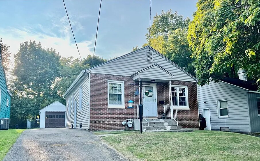 Foto principal - 216 Burns Ave