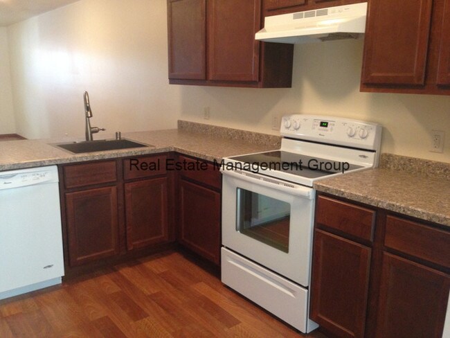 Building Photo - 2253 S 3rd St W