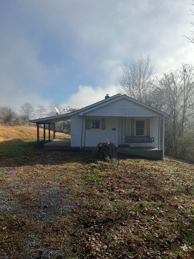 Foto principal - 143 Strawberry Ln