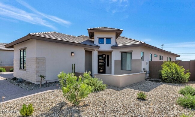 Building Photo - 2041 E Fallen Leaf Ln