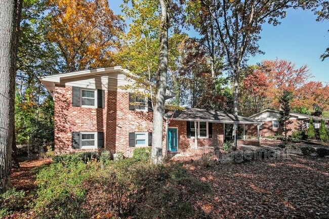 Photo - 916 Tanglewood Dr House