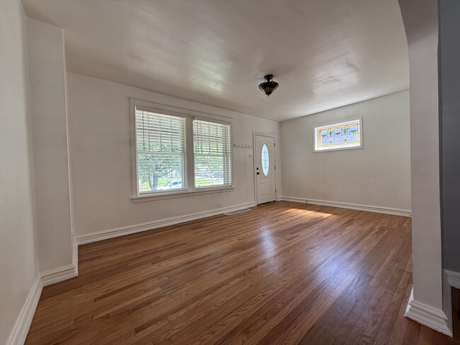 Building Photo - 4606 Wilcox Ave
